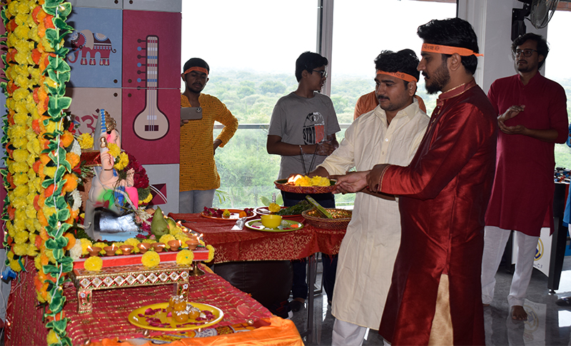 Ganesh Aarti By Team 